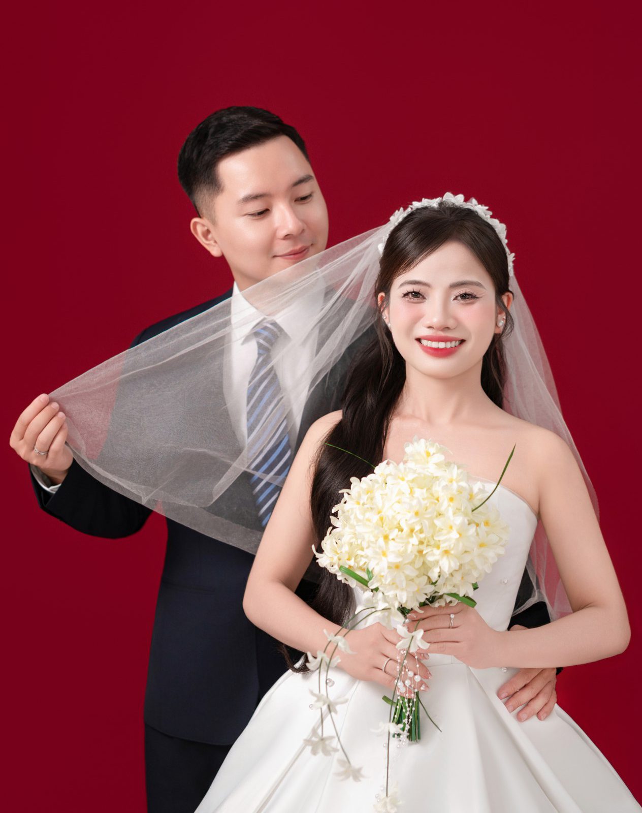 THẾ HIỂN – THÚY NGUYỄN